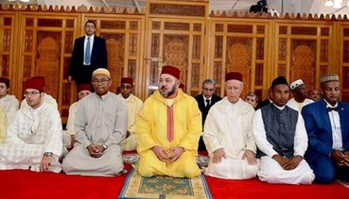 Mohammed VI Commandeur des croyants accomplit la pri&egrave;re du vendredi &agrave; la mosqu&eacute;e d&rsquo;Antananarivo